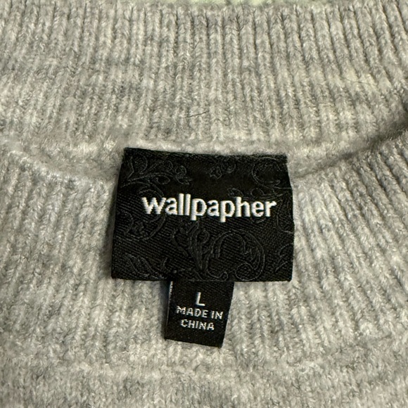 Wallpapher soft gray with pink and white hearts sweater. L - Picture 4 of 8